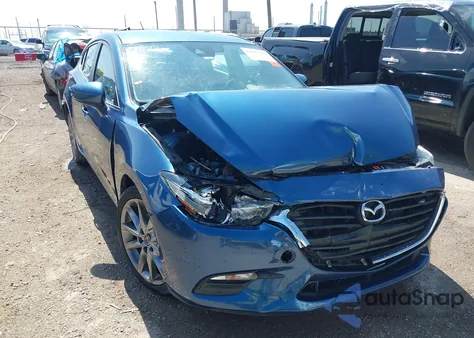 2018 Mazda 3 Touring из США, поврежденный, VIN 3MZBN1L38JM184749